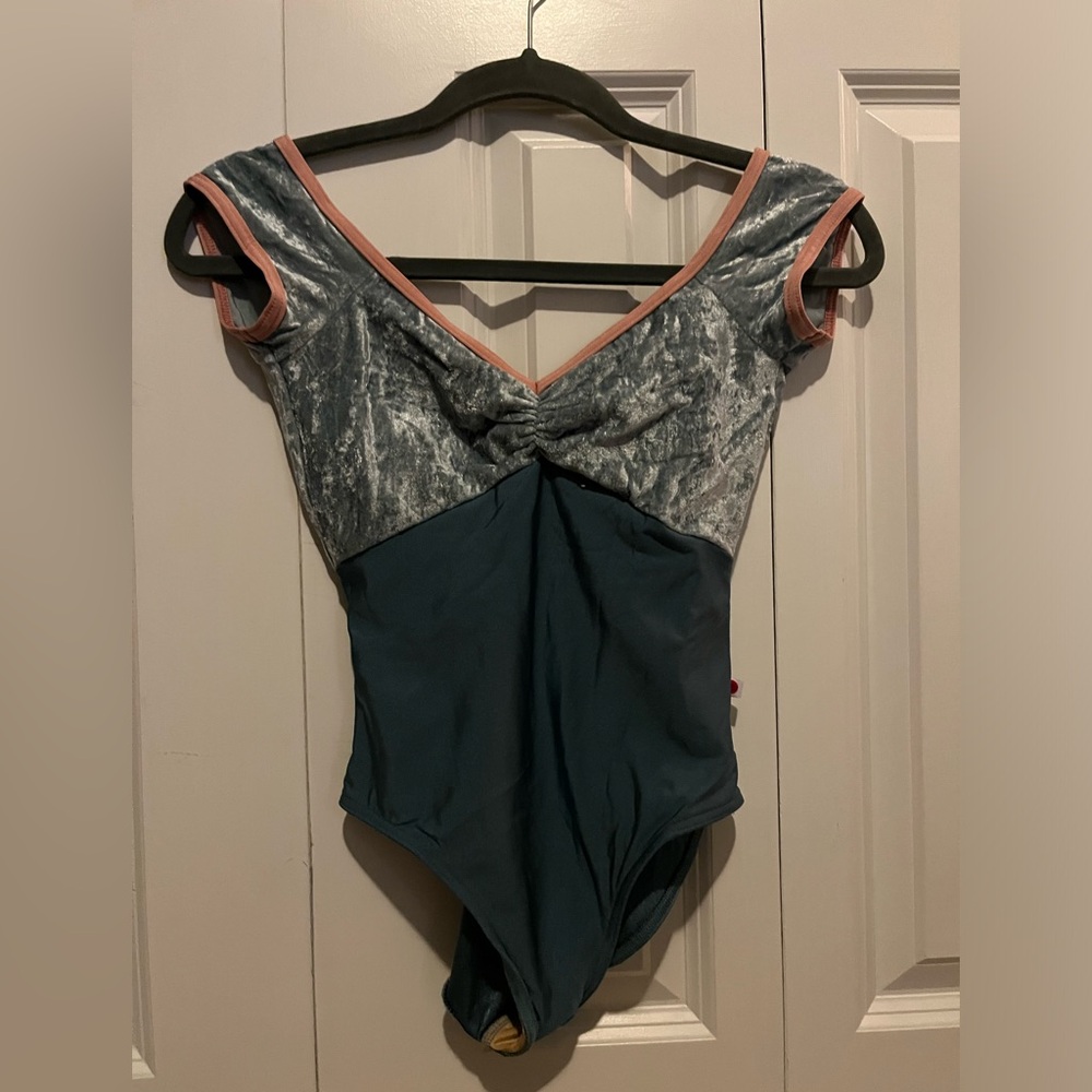 Yumiko Elli style leotard. Size S